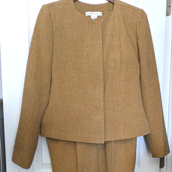 Modern Mustard Color Minimalist Jacket and Pants - Size 8-Beautiful Fabric. - Picture 5 of 8
